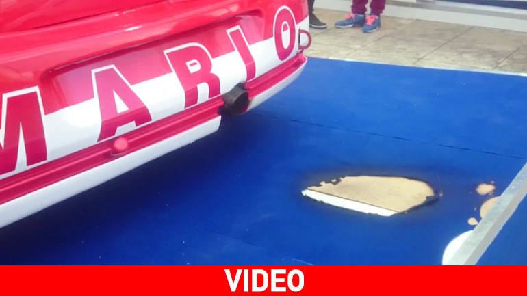 Πάτησε το γκάζι και η… μοκέτα πήρε φωτιά!